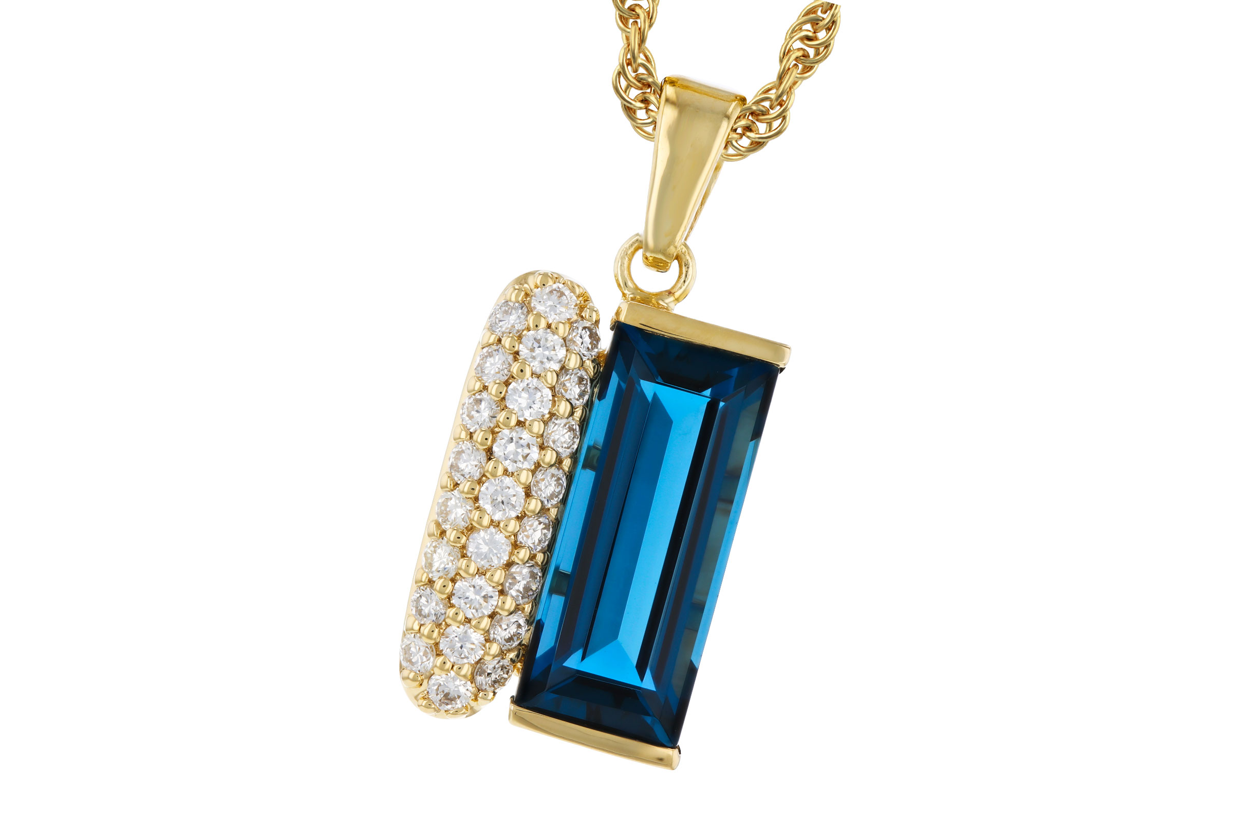 B312-20763: NECK 2.67 LONDON BLUE TOPAZ 2.92 TGW (12x5MM BT)
