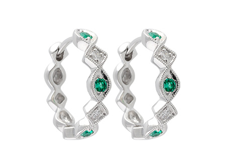 F223-10799: EARRINGS .13 EMERALD .18 TGW