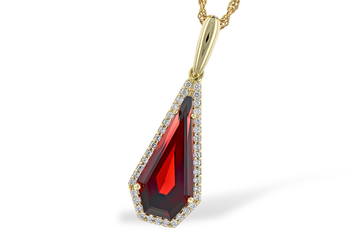 M309-48008: NECK 4.00 GARNET 4.17 TGW